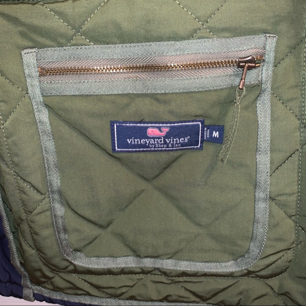 Vineyard Vines Quilted jacked - Picture 7 of 7